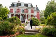 image of couple in front of Blomidon Inn